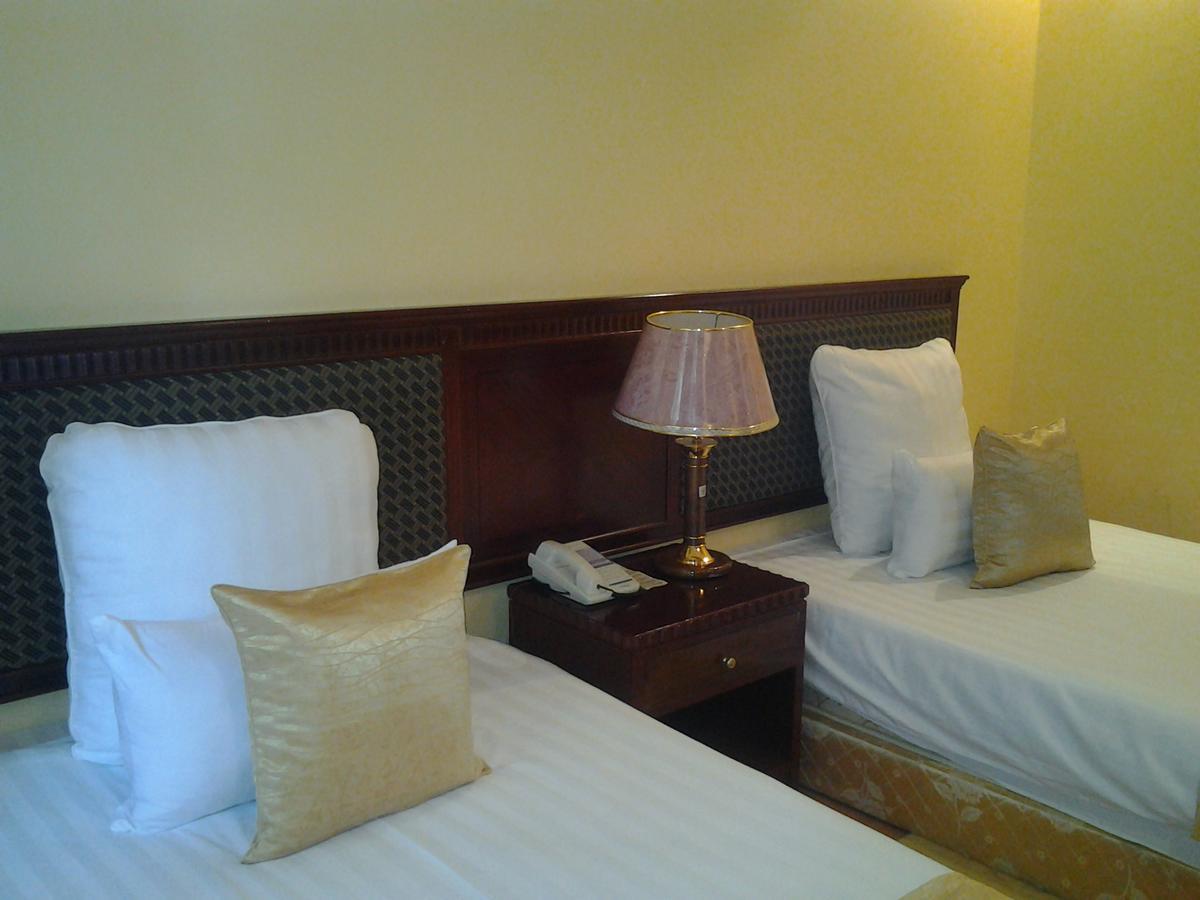 Gold Crest Hotel - Arusha Bagian luar foto